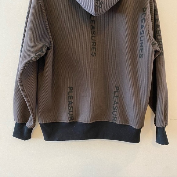 Pleasures Now Gray Black Spellout Pullover Hoodie Sweatshirt Size Small - Picture 6 of 9